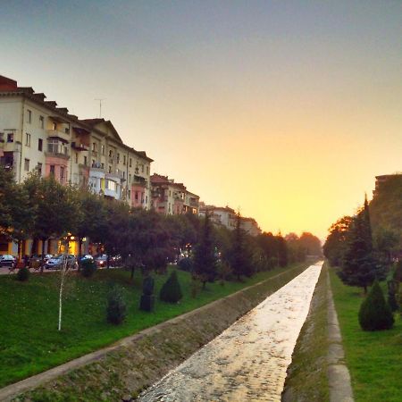 New Lovely Full Of Light Ap In Tirana Extérieur photo